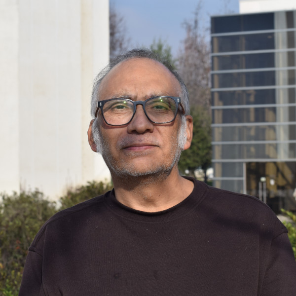 Dr. Claudio Ramírez